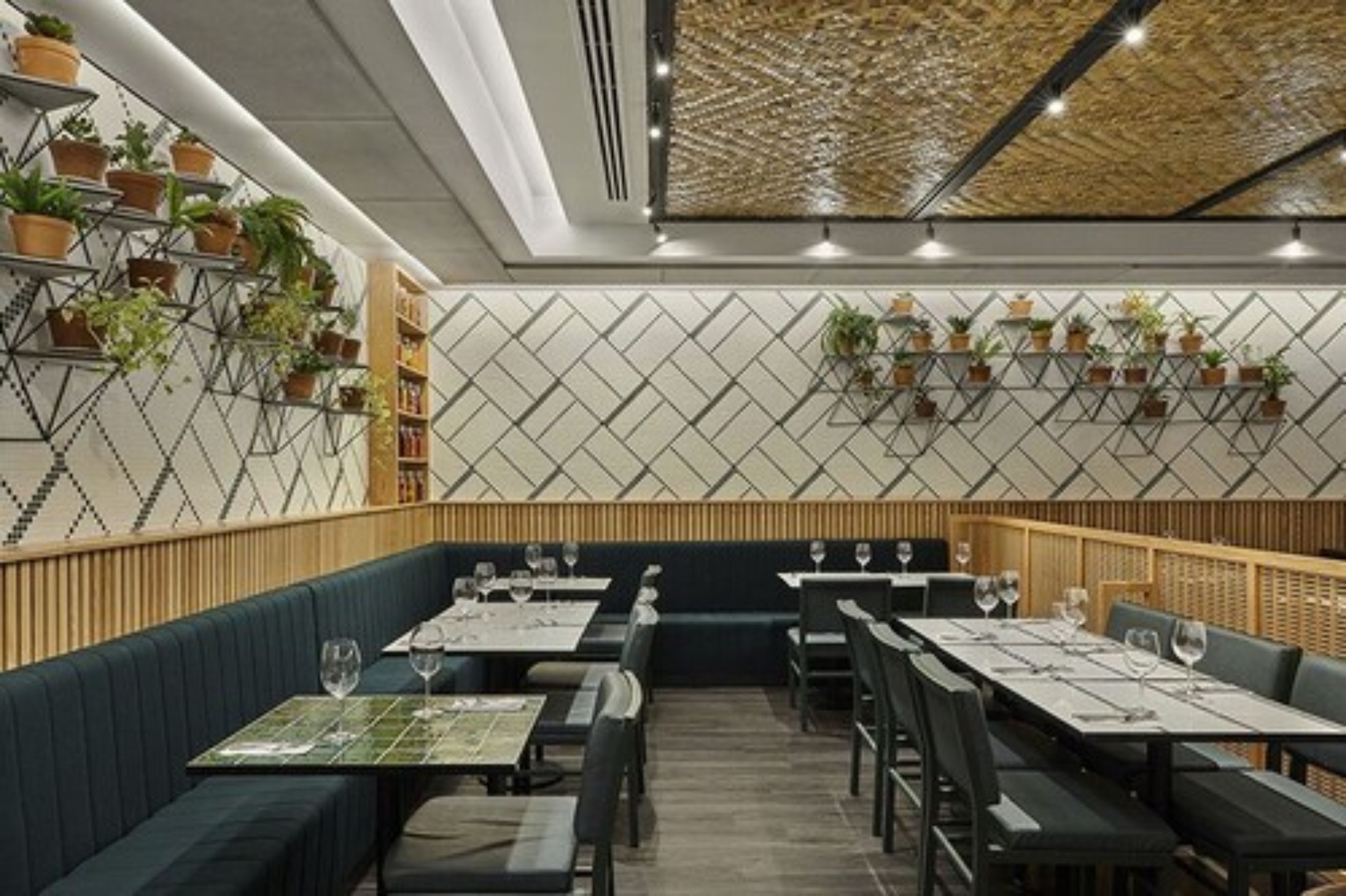 buffet breakfast on weekdays (brl 56 per person)