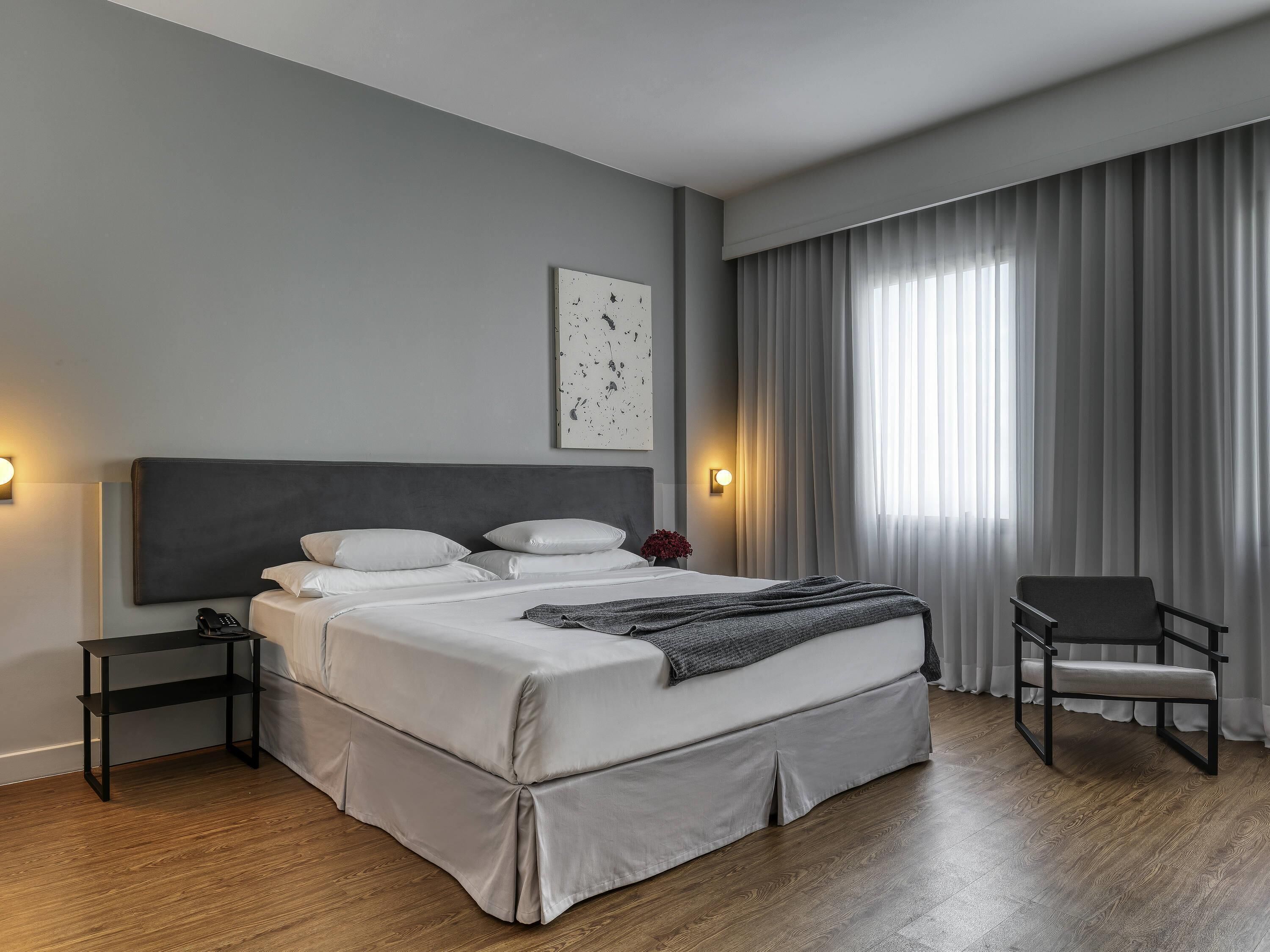 Premium | Roupas de cama premium, frigobar, cofres nos quartos
