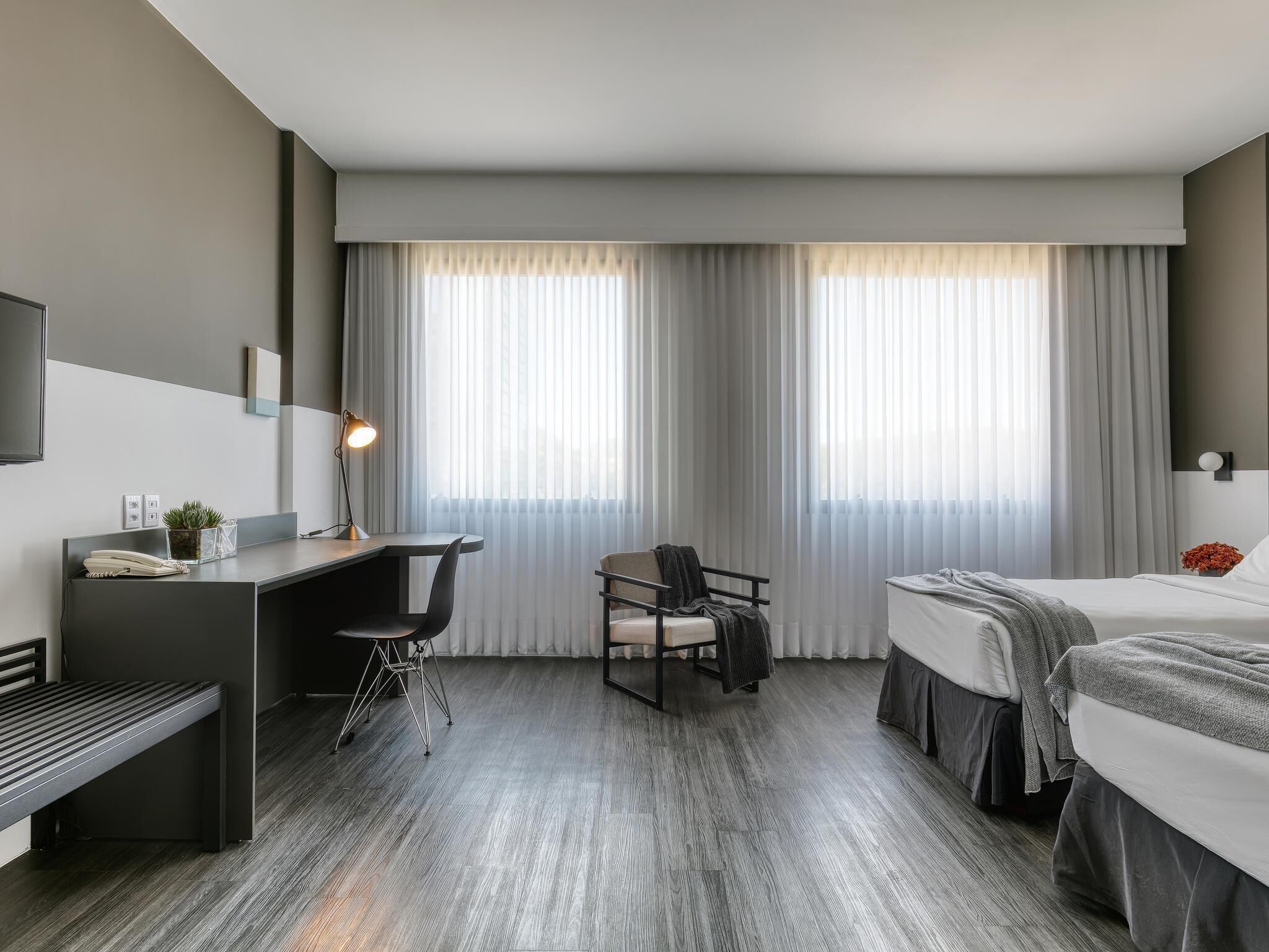 Premium bedding, minibar, in-room safe, soundproofing