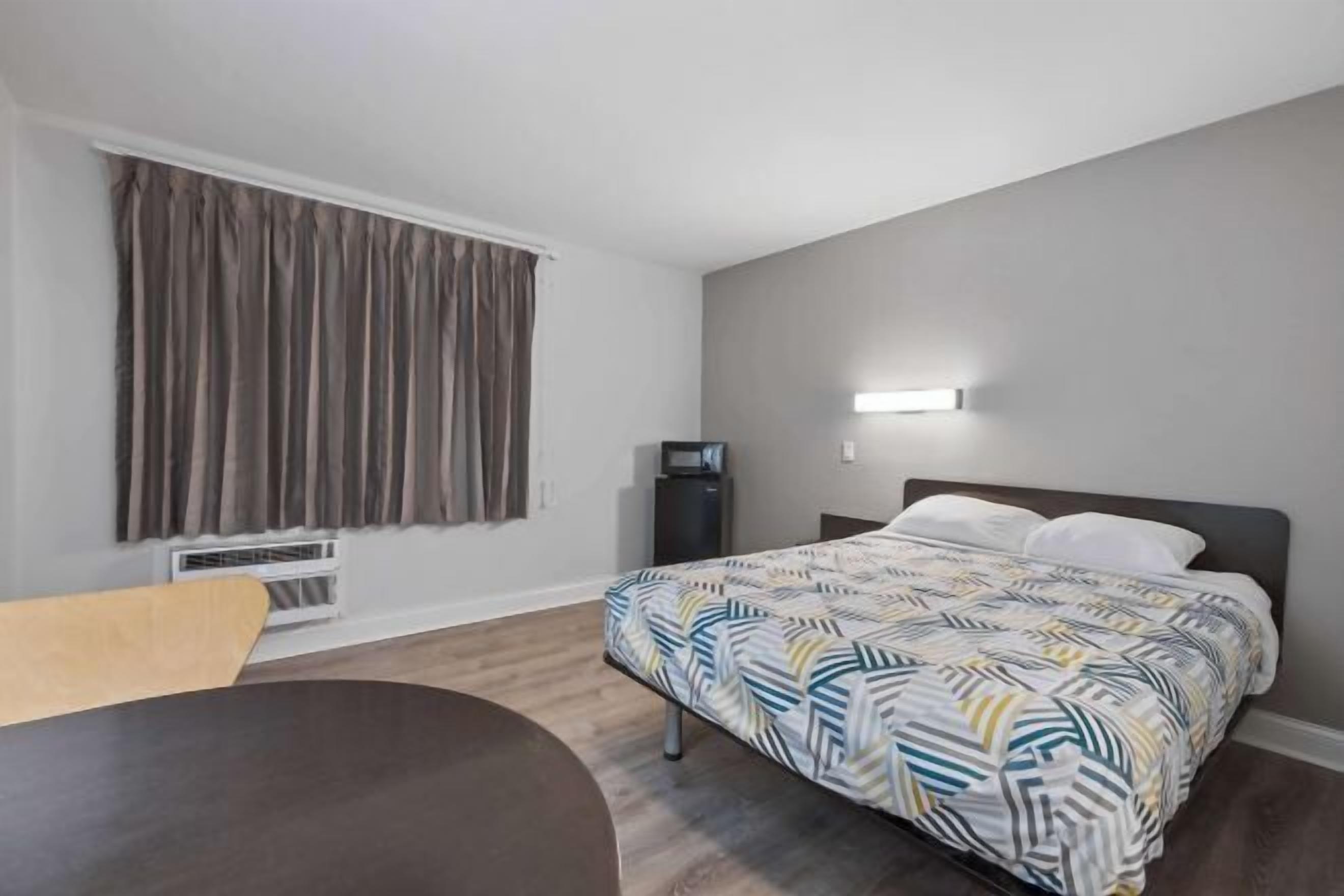 Verdunkelungsvorhänge, kostenloses WLAN, Bettwäsche