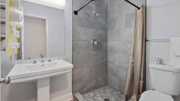 Towels, soap, shampoo, toilet paper