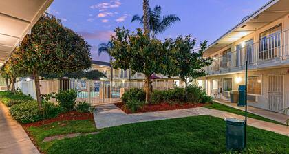 Motel 6 Temecula, CA - Historic Old Town