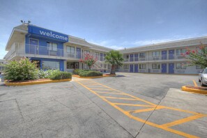 Exterior - Motel 6 San Antonio, TX - Fort Sam Houston (San Antonio)