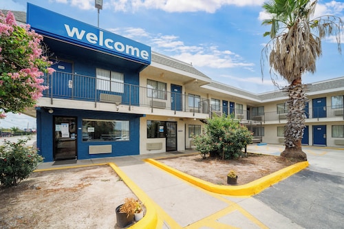 Motel 6 San Antonio, TX - Fort Sam Houston