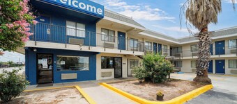 Motel 6 San Antonio, TX - Fort Sam Houston