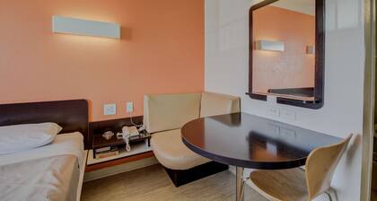 Motel 6 San Antonio, TX - Fort Sam Houston