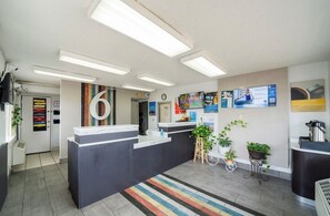 Reception - Motel 6 San Antonio, TX - Fort Sam Houston (San Antonio)