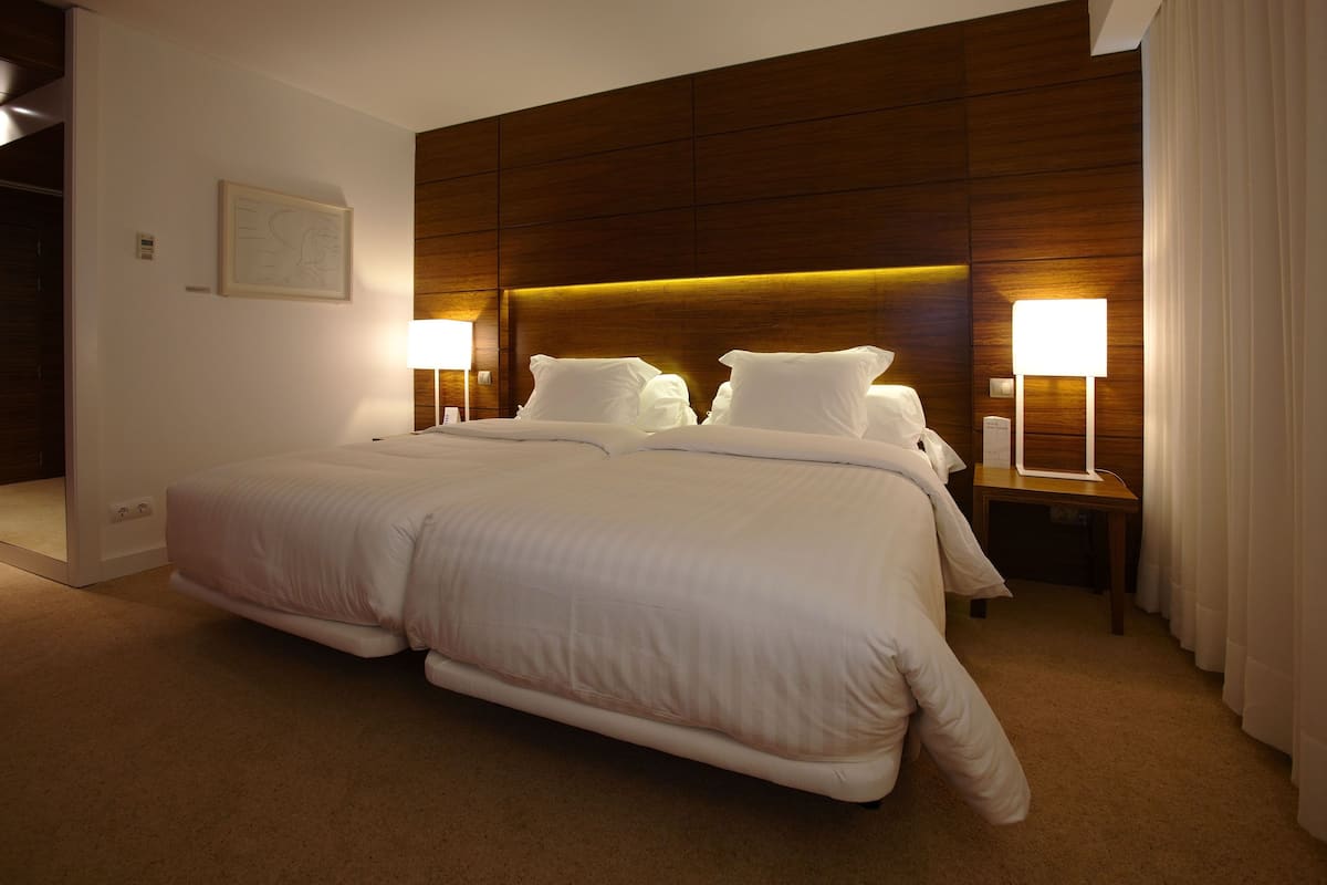 single room (santa maria plus) | minibar, in-room safe, desk, laptop workspace