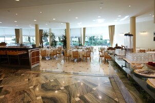 Free buffet breakfast