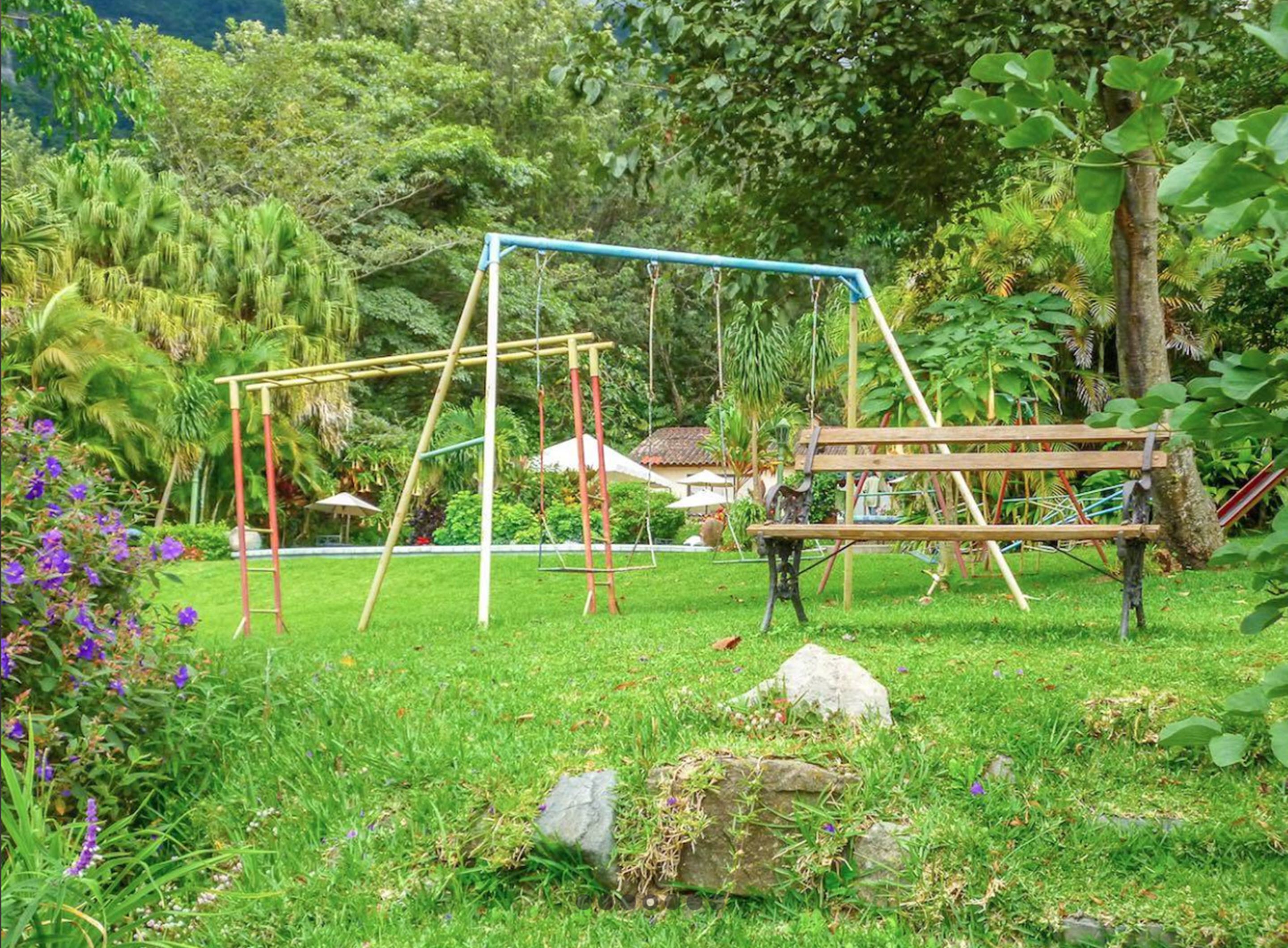 children’s play area – outdoor