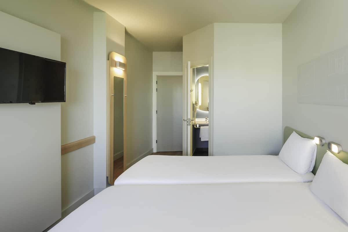 Twin Room, 2 Single Beds
