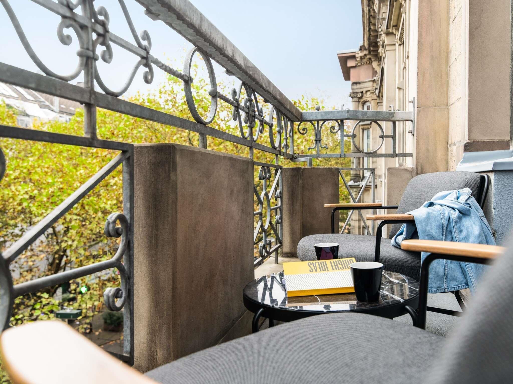 客房, 陽台 (Tribe Essential) | 客房內保險箱、書桌、筆電工作空間、遮光布/窗簾