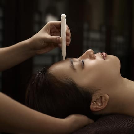 Couples treatment rooms, body treatments, hydrotherapy, aromatherapy