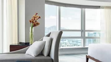 Studio, Zutritt zur Club Lounge | Blick auf die Stadt