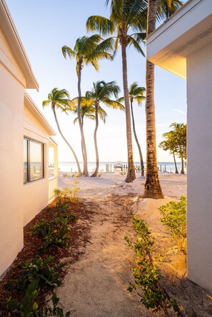 Exterior - Pines & Palms Resort (Islamorada)