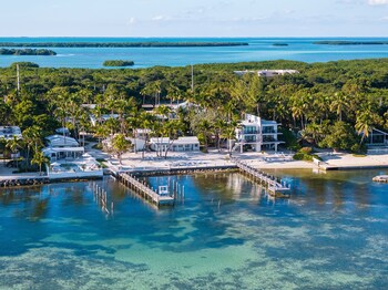Hotel Exterior at Pines & Palms Resort
