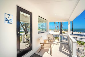 Studiosuite, Poolblick, Meerseite (King) | Terrasse/Patio
