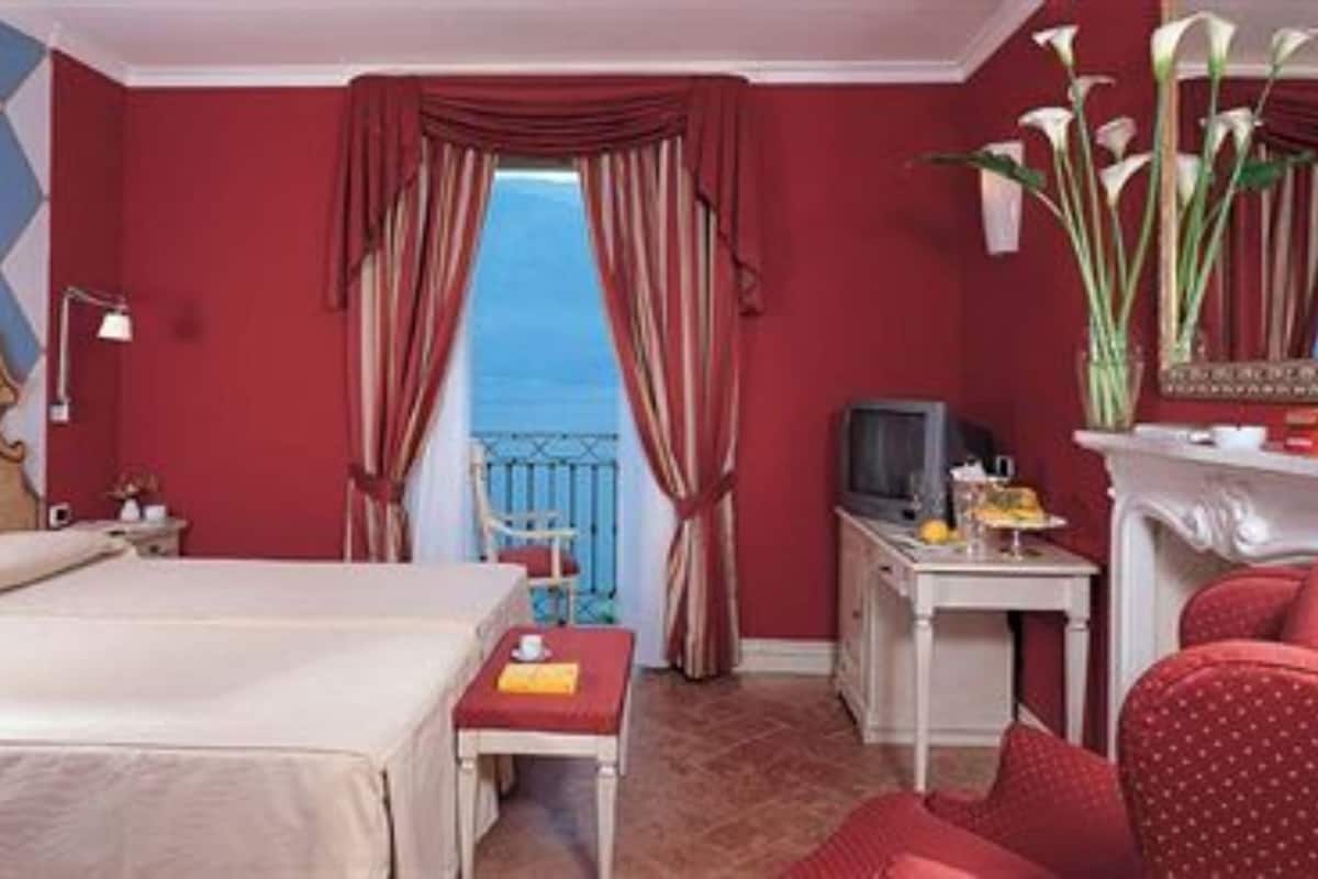 Chambre Standard avec lits jumeaux, vue sur le lac | Minibar, coffre-fort, bureau