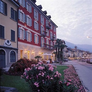 Façade de l’hébergement – soirée/nuit