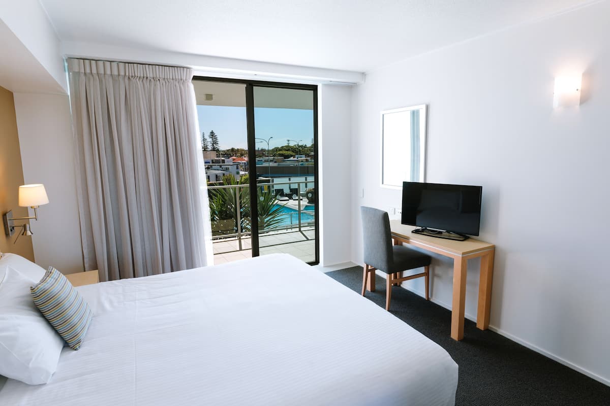 One Bedroom Poolview | In-room safe, iron/ironing board, free WiFi, bed sheets