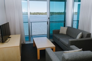 One Bedroom Riverview Suite | Wohnzimmer