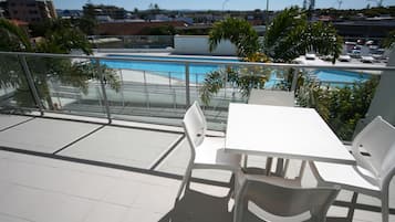 One Bedroom Poolview | Terrace/patio