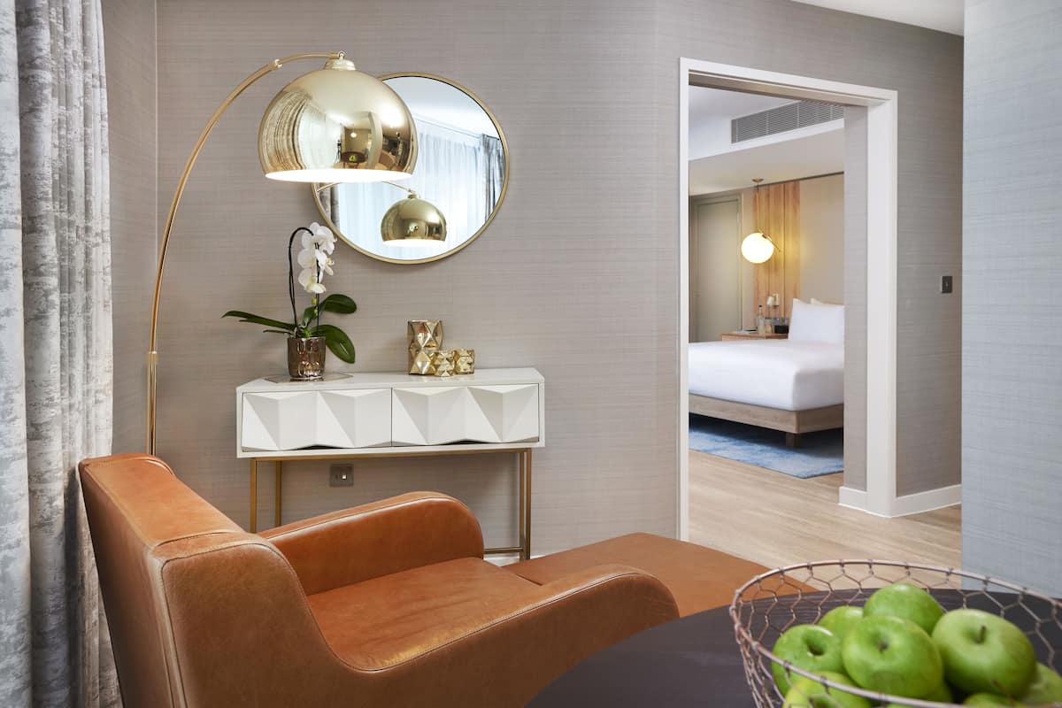 in-room safe, desk, laptop workspace, blackout curtains