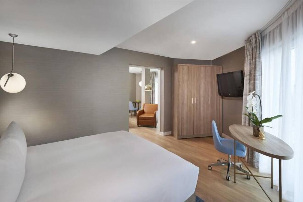 In-room safe, desk, laptop workspace, blackout curtains