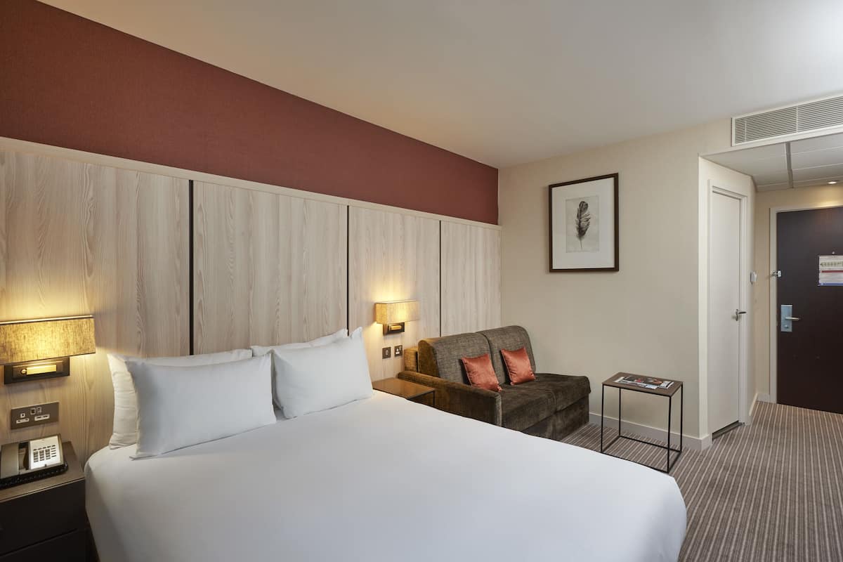 Habitación, 1 cama Queen size y sofá cama | Caja de seguridad en la habitación y escritorio