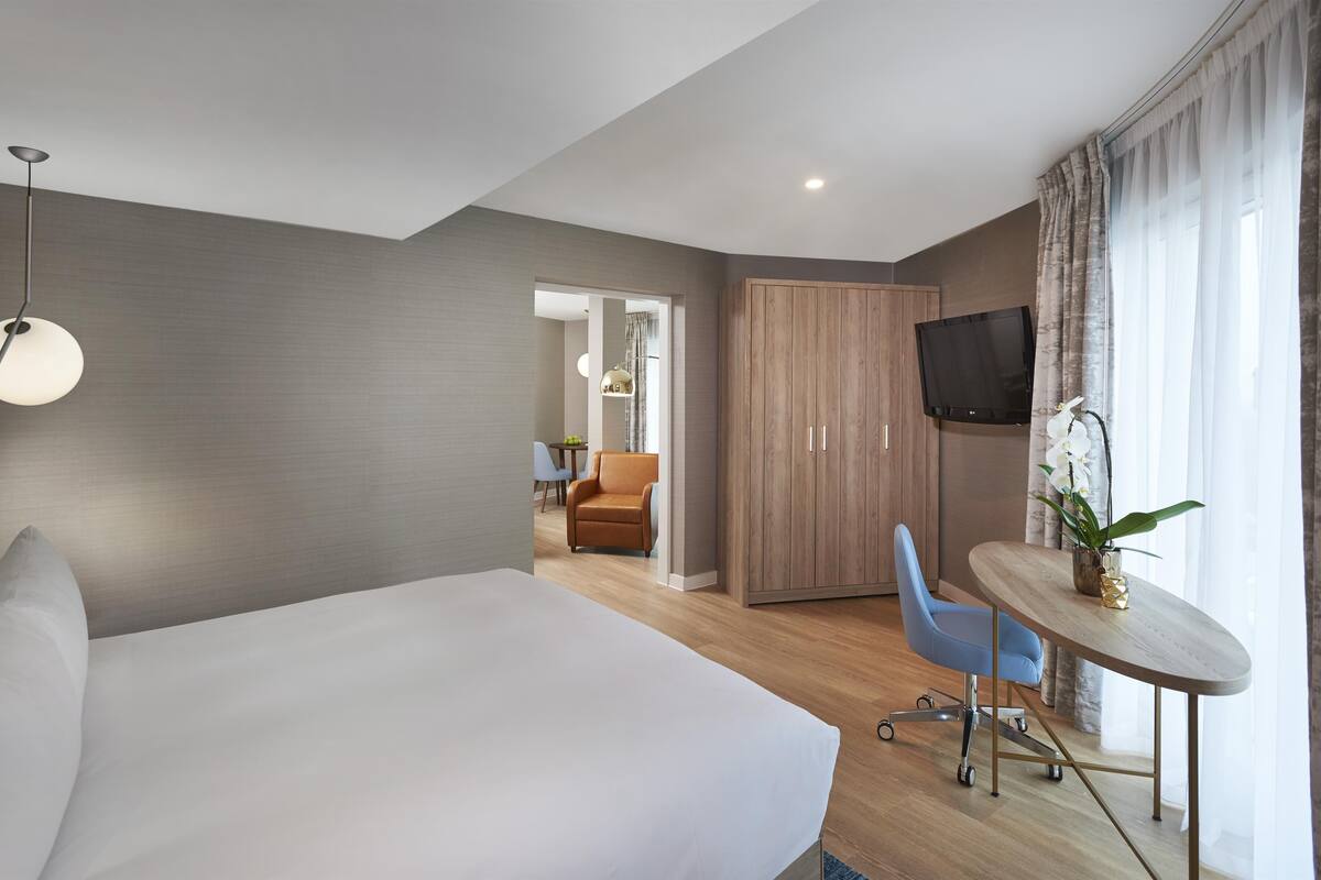 In-room safe, desk, laptop workspace, blackout drapes