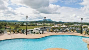 2 indoor pools, 2 outdoor pools, pool umbrellas, sun loungers