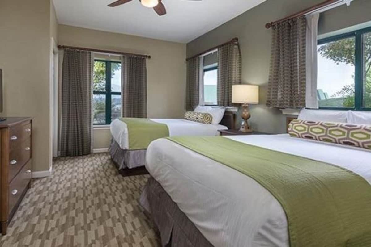 In-room safe, iron/ironing board, WiFi (free), bed sheets