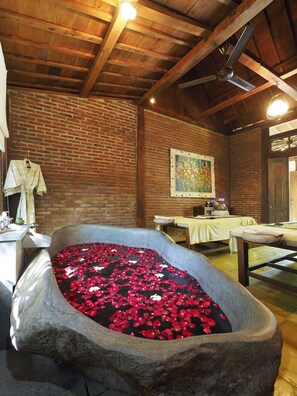 Salle de soins pour les couples, soins du corps, aromathérapie