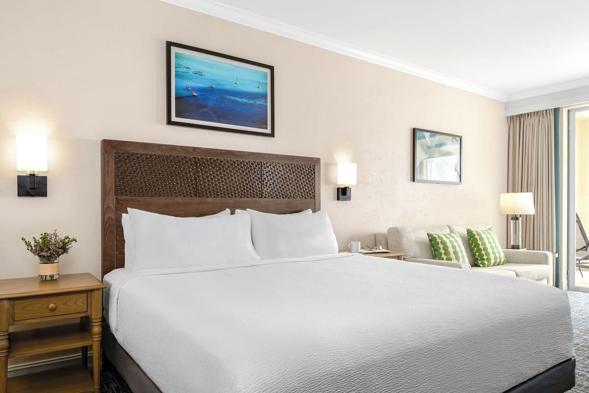 Egyptian cotton sheets, premium bedding, pillowtop beds, in-room safe