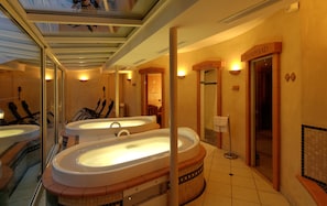 Indoor spa tub