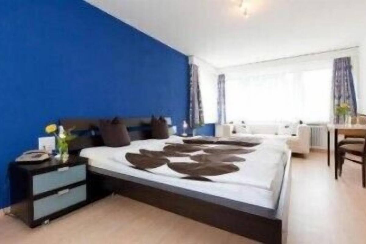 In-room safe, desk, cots/infant beds, rollaway beds