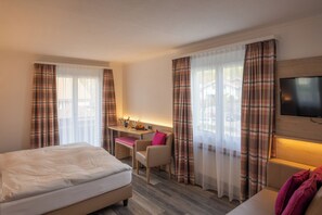 Superior double room mountain side | 1 bedroom, free WiFi, bed sheets