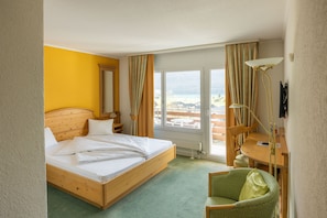 Double room lake side with balcony | 1 bedroom, free WiFi, bed sheets