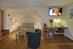 1 bedroom, premium bedding, minibar, in-room safe