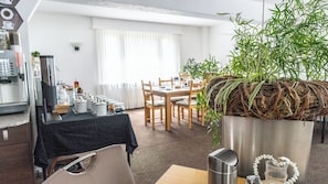 Daily buffet breakfast (CHF 16 per person)