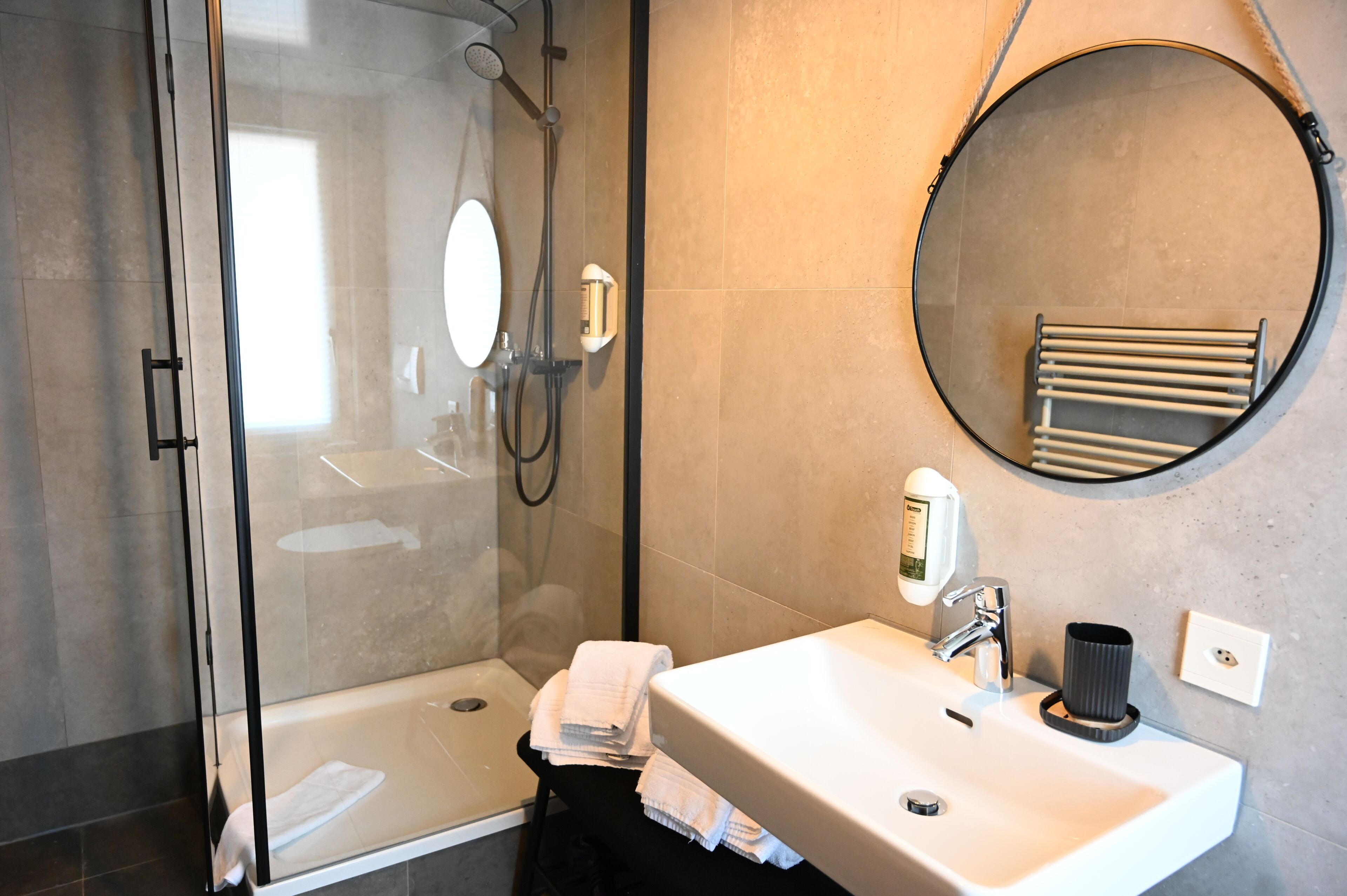 Deluxe-Doppelzimmer, Balkon | Badezimmer