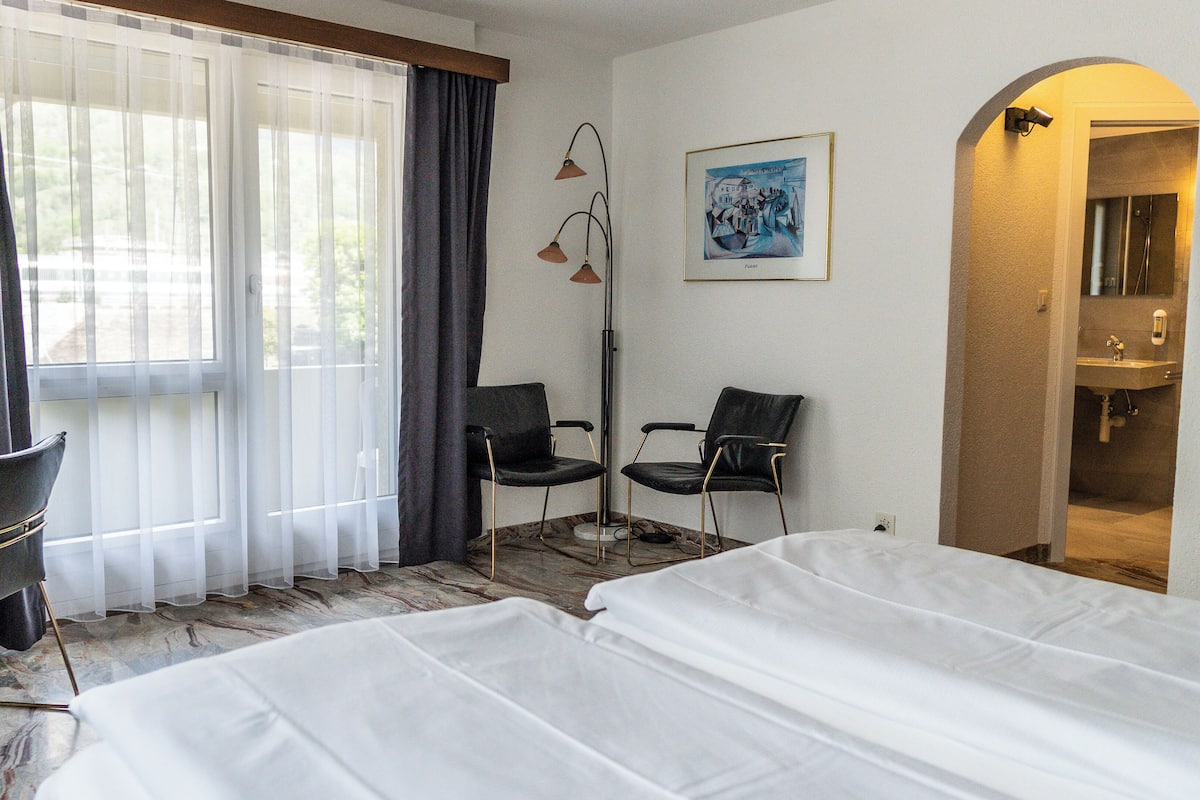Habitación doble | Escritorio, wifi gratis, ropa de cama