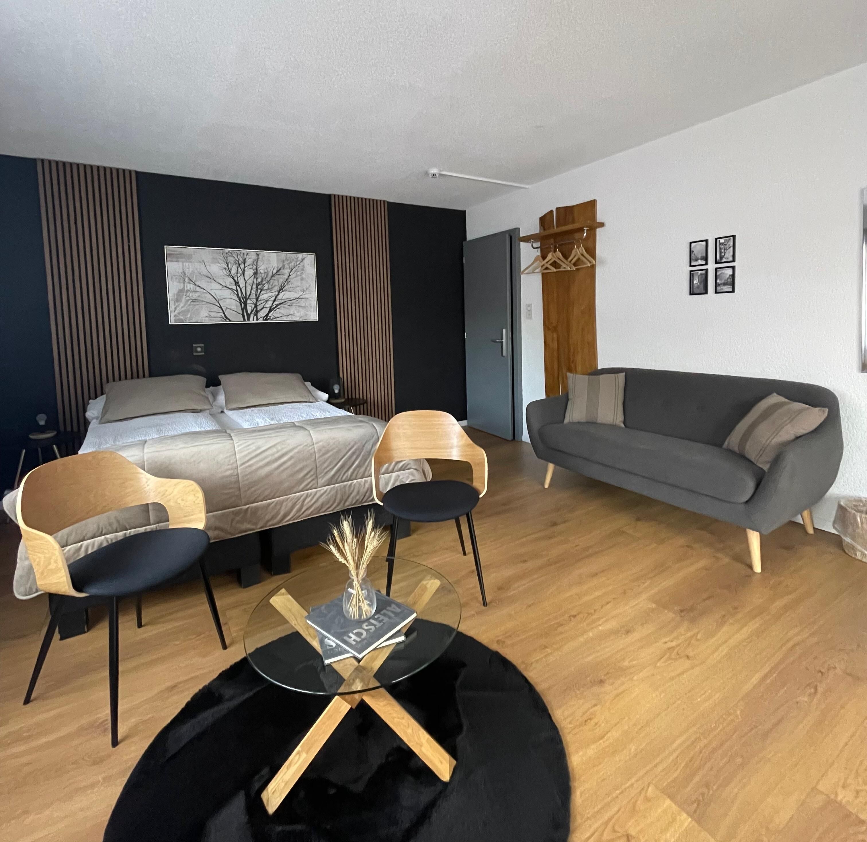 Deluxe-Doppelzimmer, Balkon | Schreibtisch, kostenloses WLAN, Bettwäsche