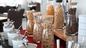 Petit déjeuner buffet servi tous les jours en supplément