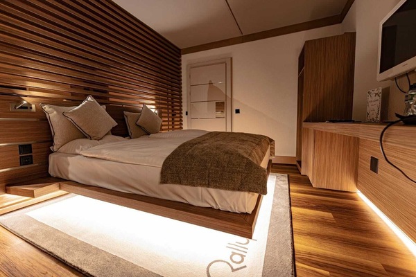 Hypo-allergenic bedding, in-room safe, individually decorated