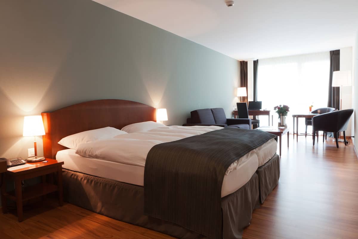 Family Room | Hypo-allergenic bedding, in-room safe, individually decorated