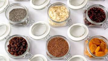 Petit déjeuner buffet (15.00 CHF par personne)