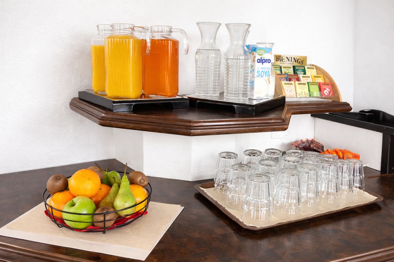 Petit déjeuner buffet (15.00 CHF par personne)