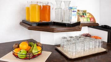 Petit déjeuner buffet (15.00 CHF par personne)