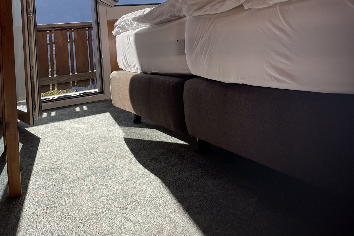 Free WiFi, bed sheets